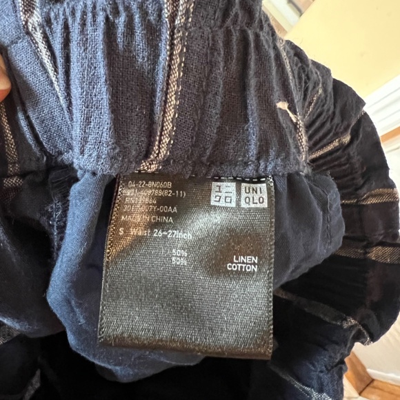 Navy blue striped linen Uniqlo shorts S - Picture 3 of 3